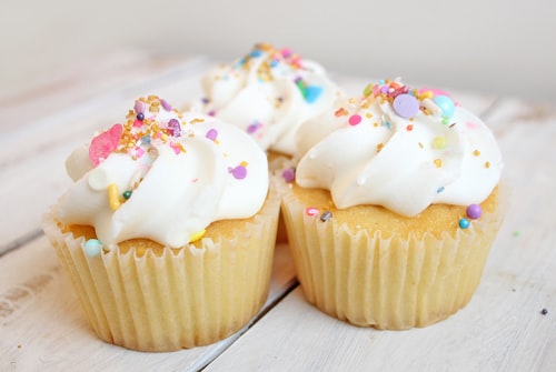 Vanilla Buttercream Cupcakes (Box of 6)